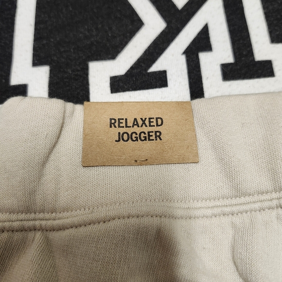 #492 VS Pink Cream & Red Plaid Set 😍 - Picture 11 of 12